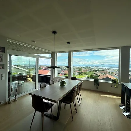 Вилла Luxury Stunning View - Ons Ставангер