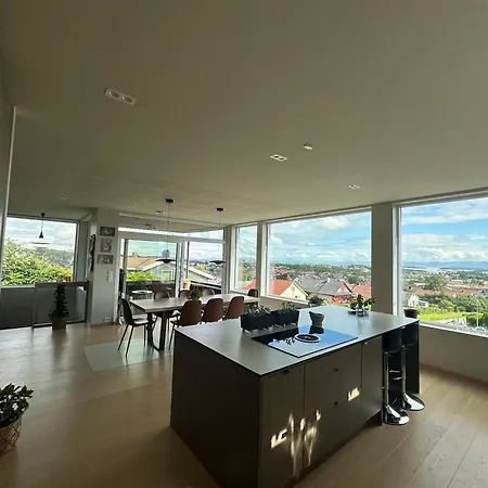 Вилла Luxury Stunning View - Ons Ставангер